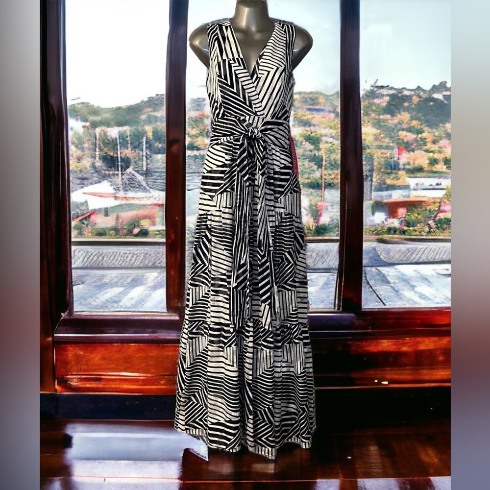 New Alex Marie maxi dress Size 8 navy and white